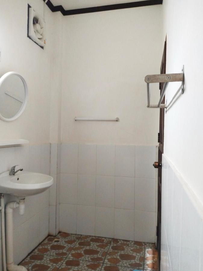 Riverview Bungalows & Gh Muang Ngoi Bagian luar foto