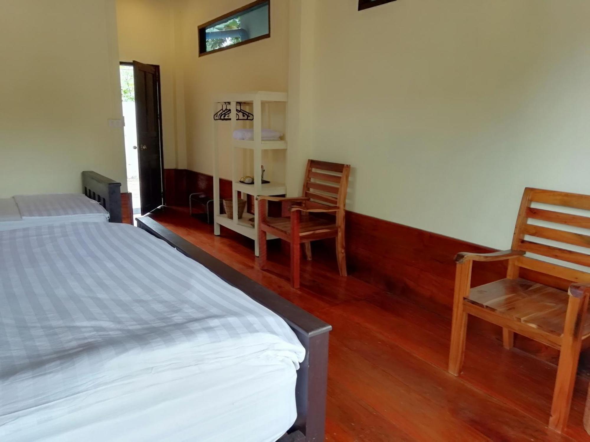 Riverview Bungalows & Gh Muang Ngoi Bagian luar foto
