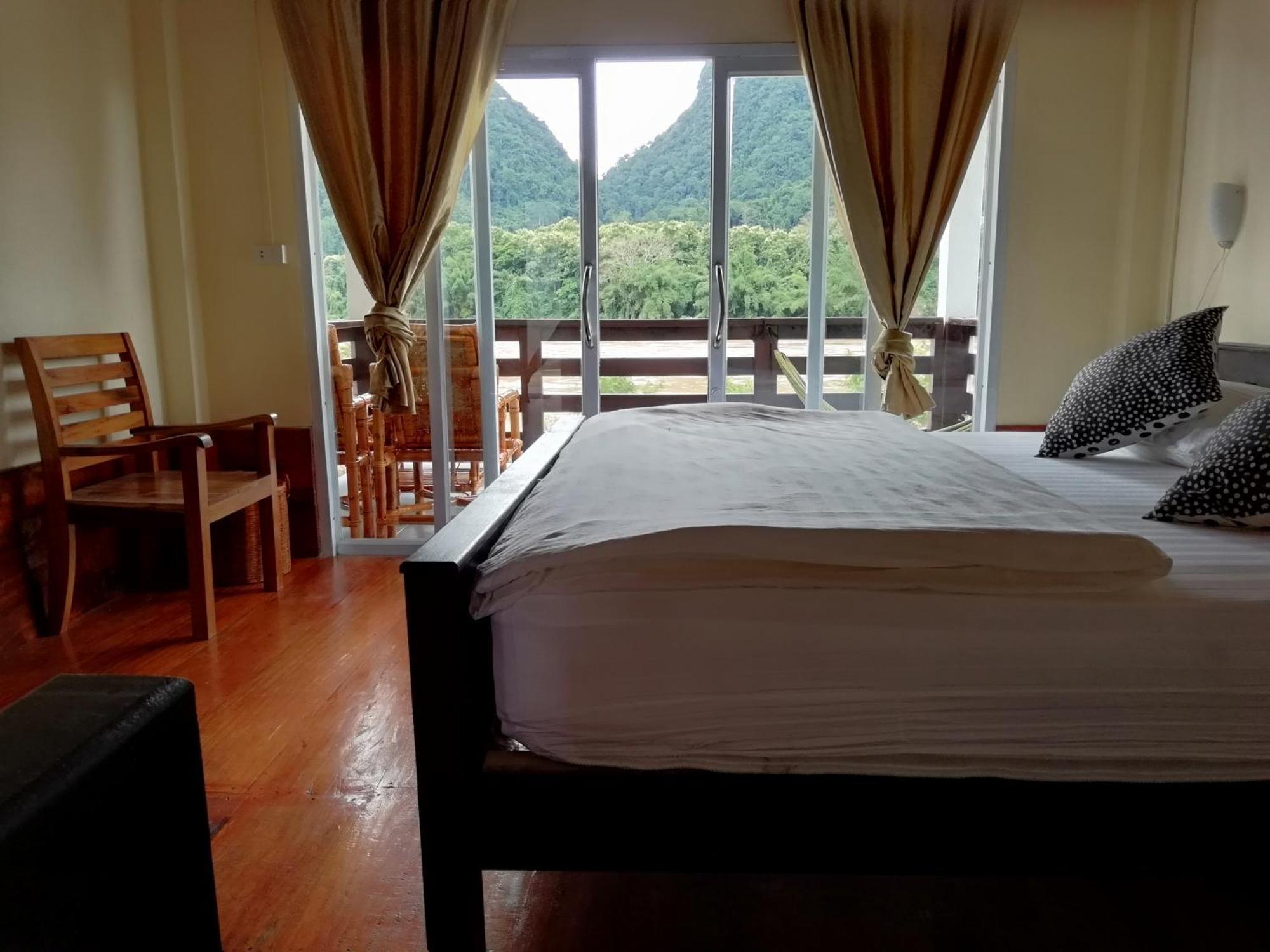 Riverview Bungalows & Gh Muang Ngoi Bagian luar foto