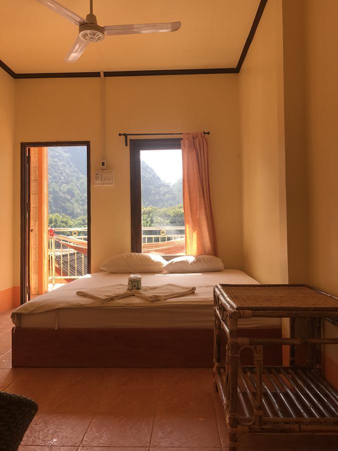 Riverview Bungalows & Gh Muang Ngoi Bagian luar foto