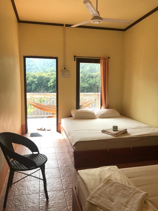 Riverview Bungalows & Gh Muang Ngoi Bagian luar foto