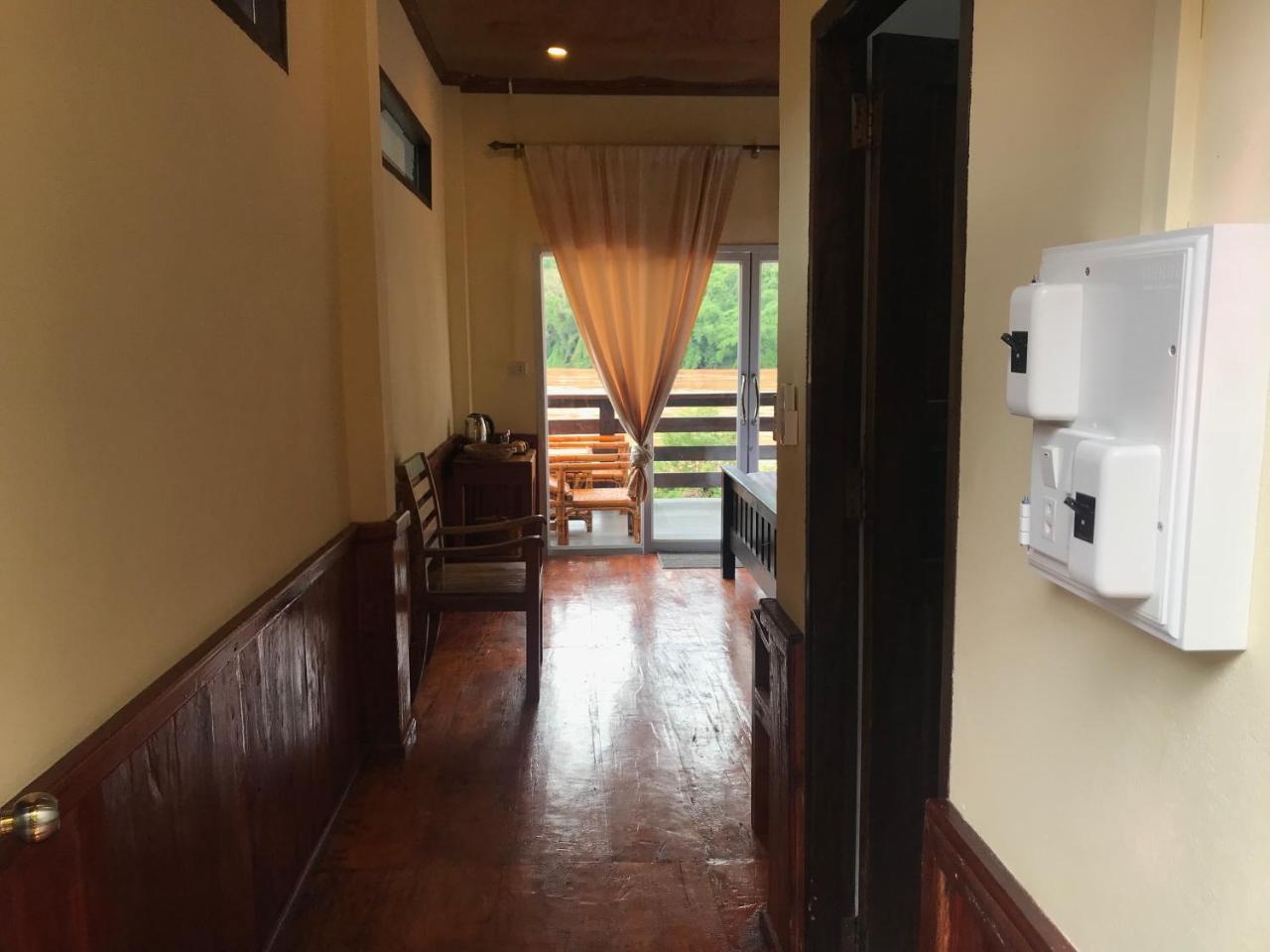 Riverview Bungalows & Gh Muang Ngoi Bagian luar foto